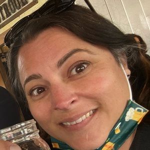 Meet your Posher, April